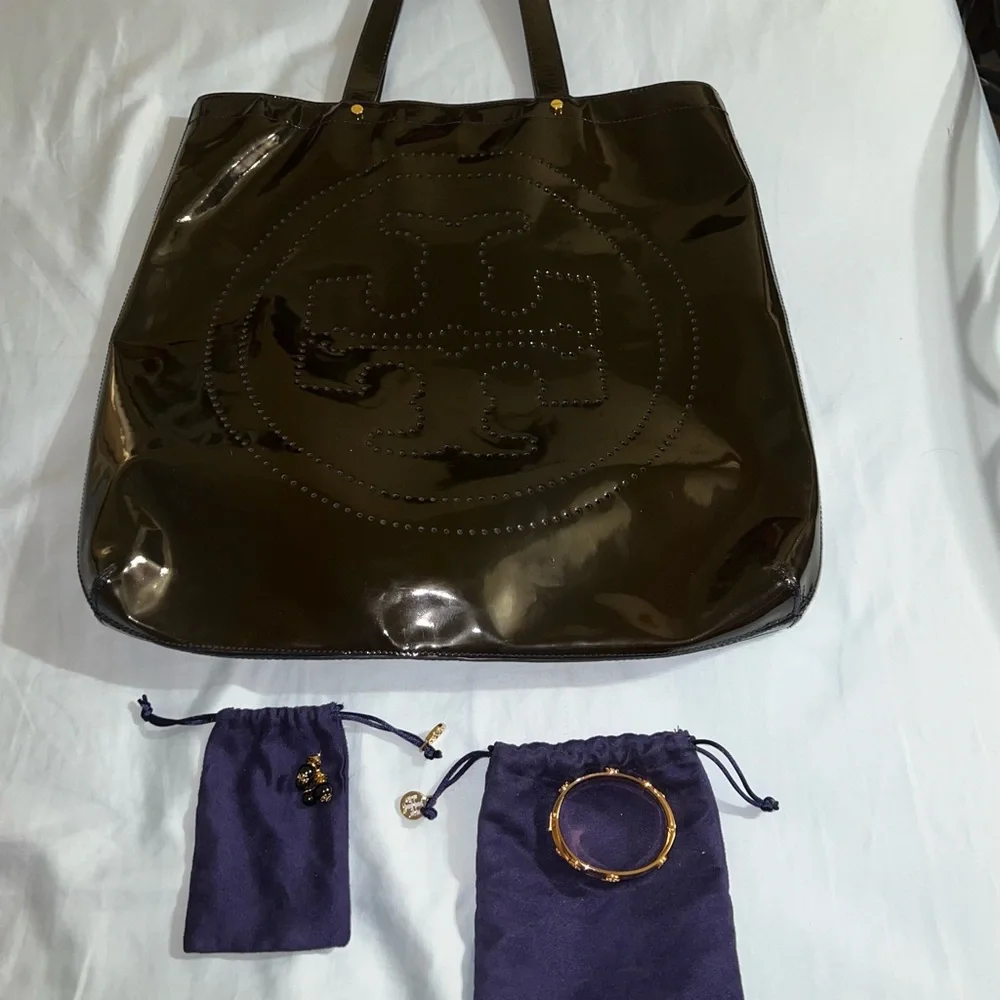 Tory Burch description style