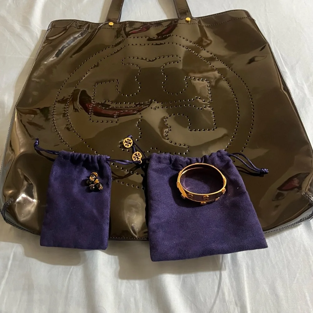 Tory Burch description style