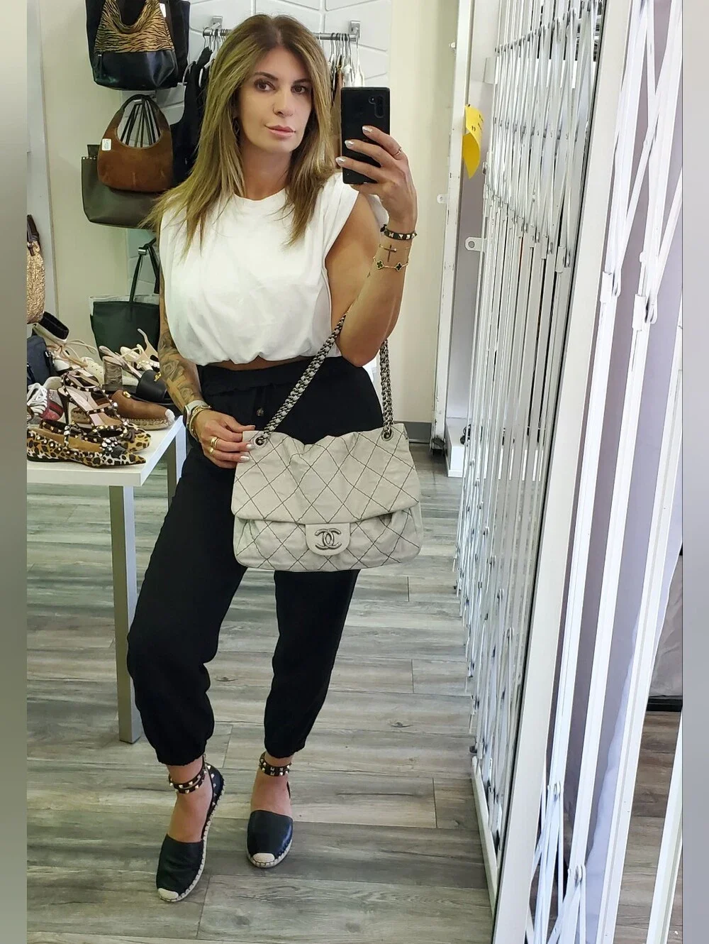 CHANEL good see