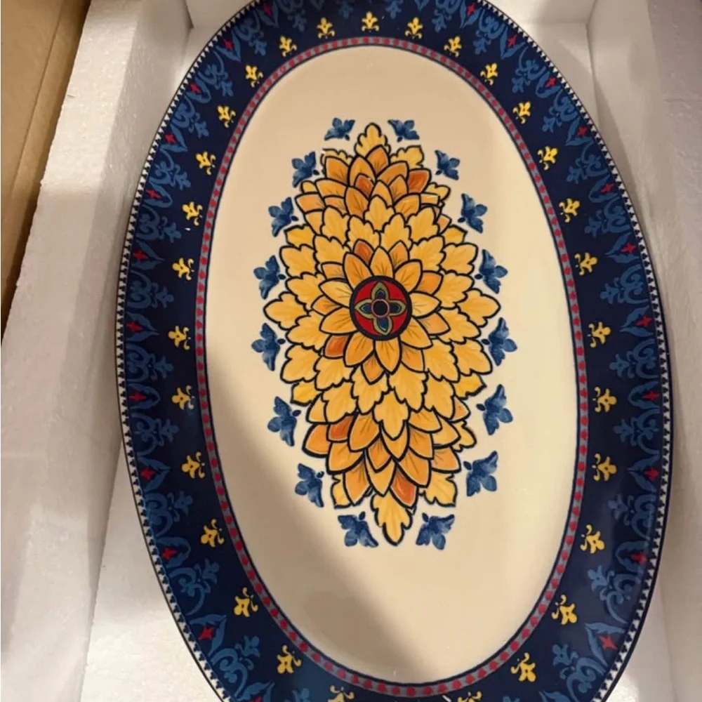 Williams Sonoma elegant oval