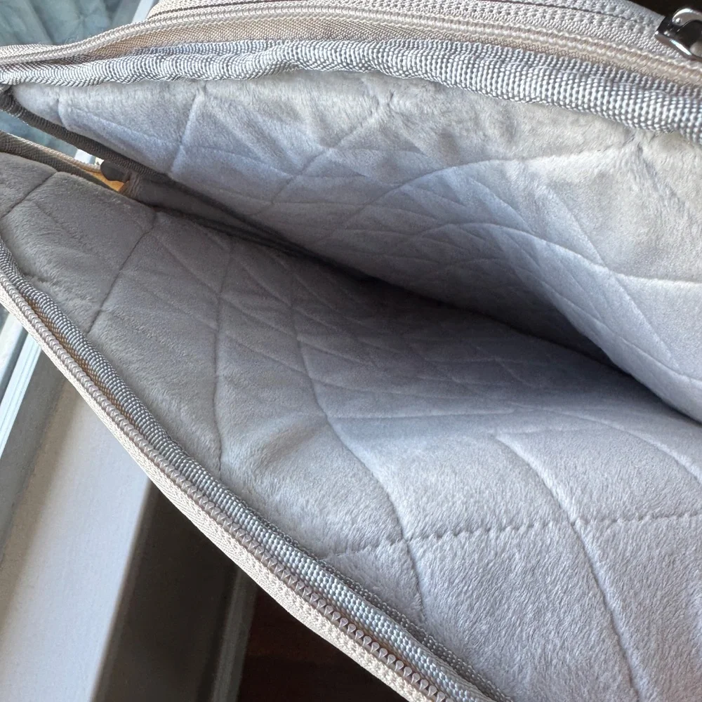 N/A bag sleek
