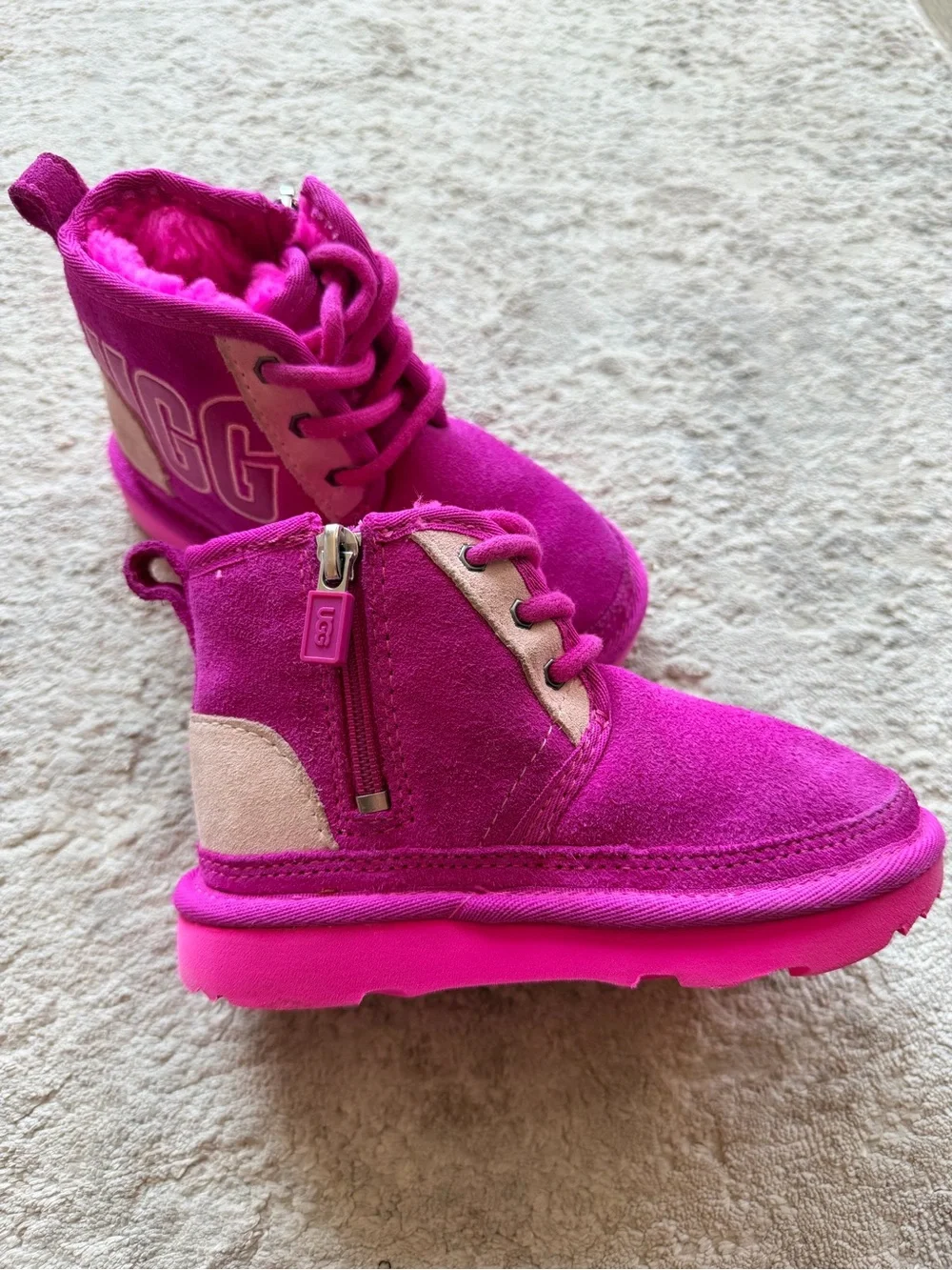 UGG authentic kid