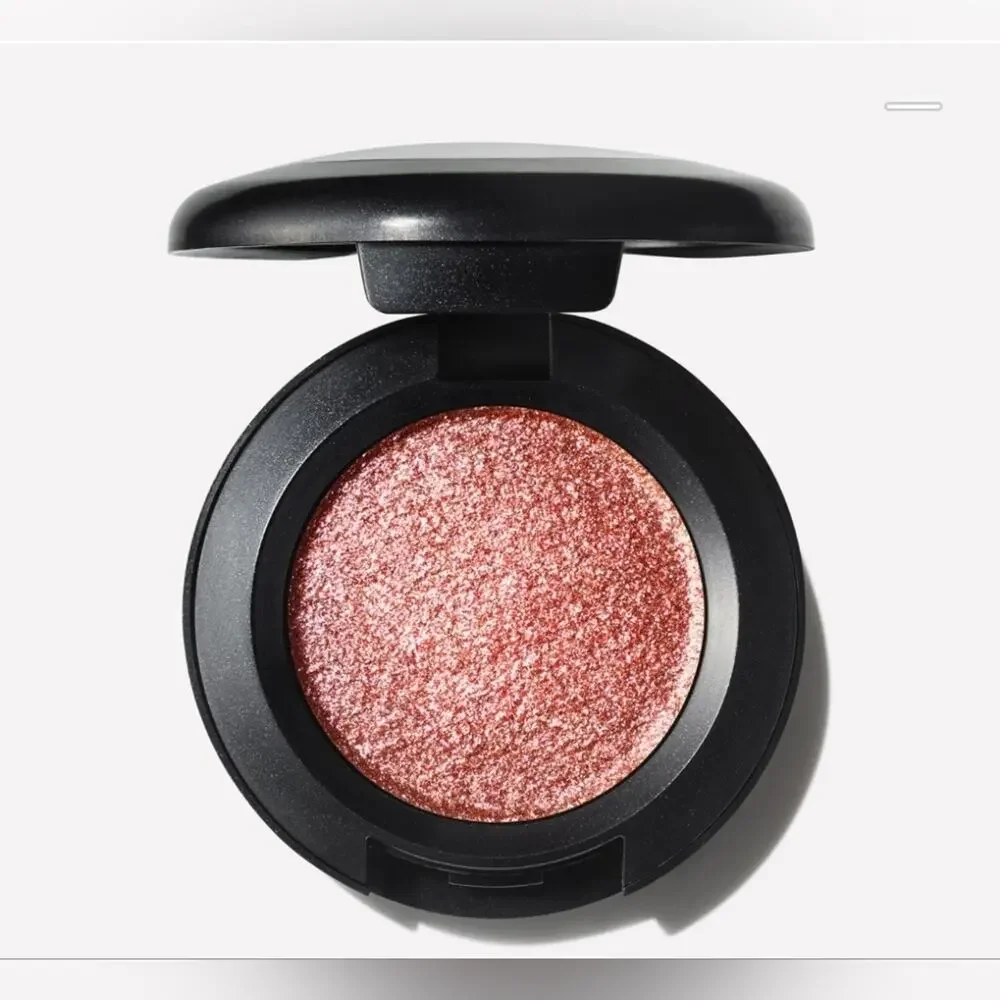 MAC Cosmetics eye shadow