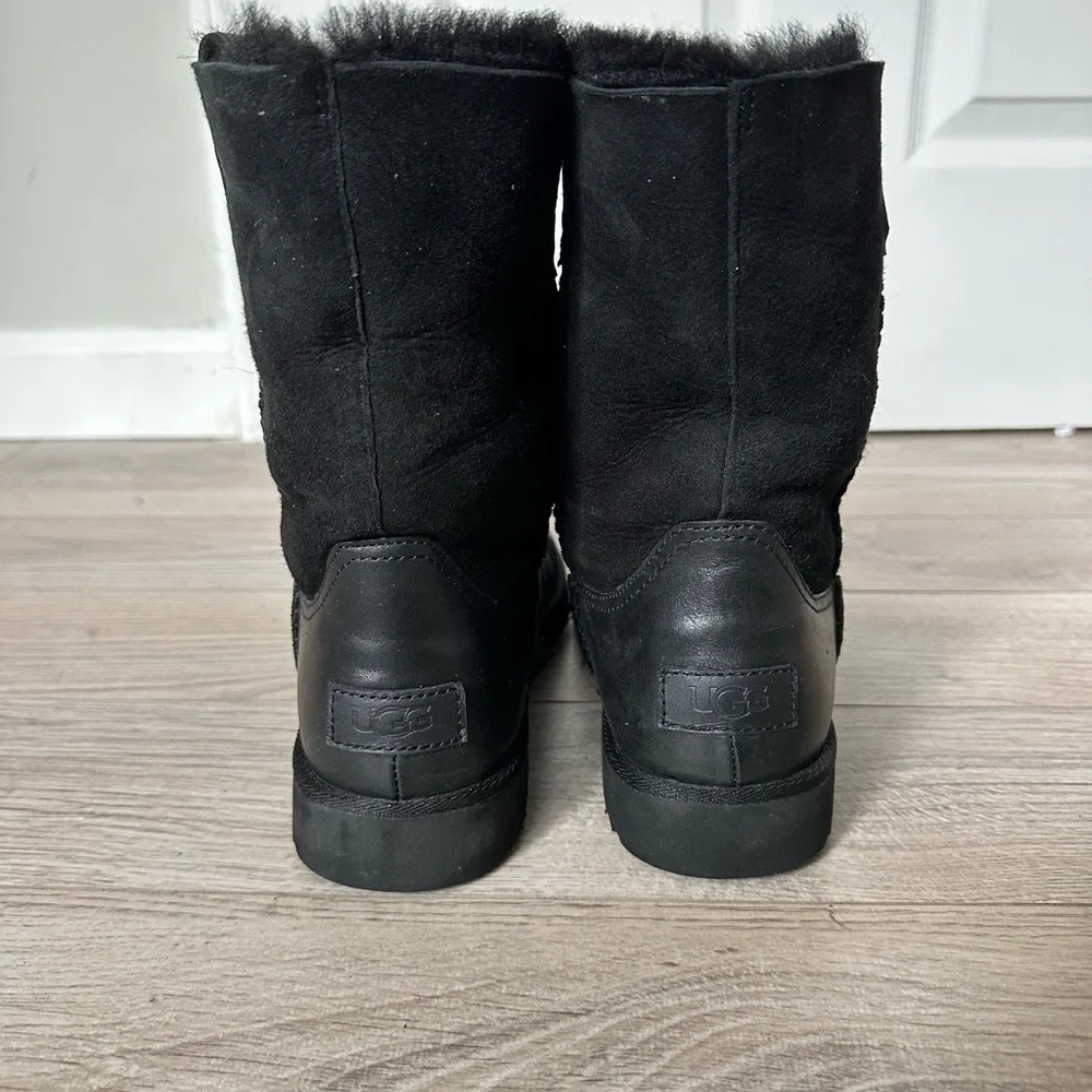 UGG warm stylish