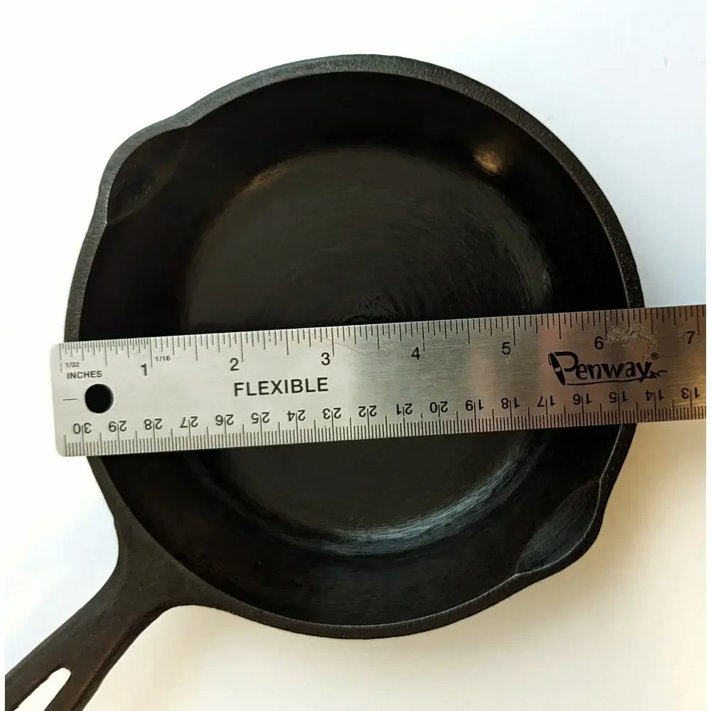 Unmarked Cast Iron Fry Pan/Skillet Small 6 1/2 inch