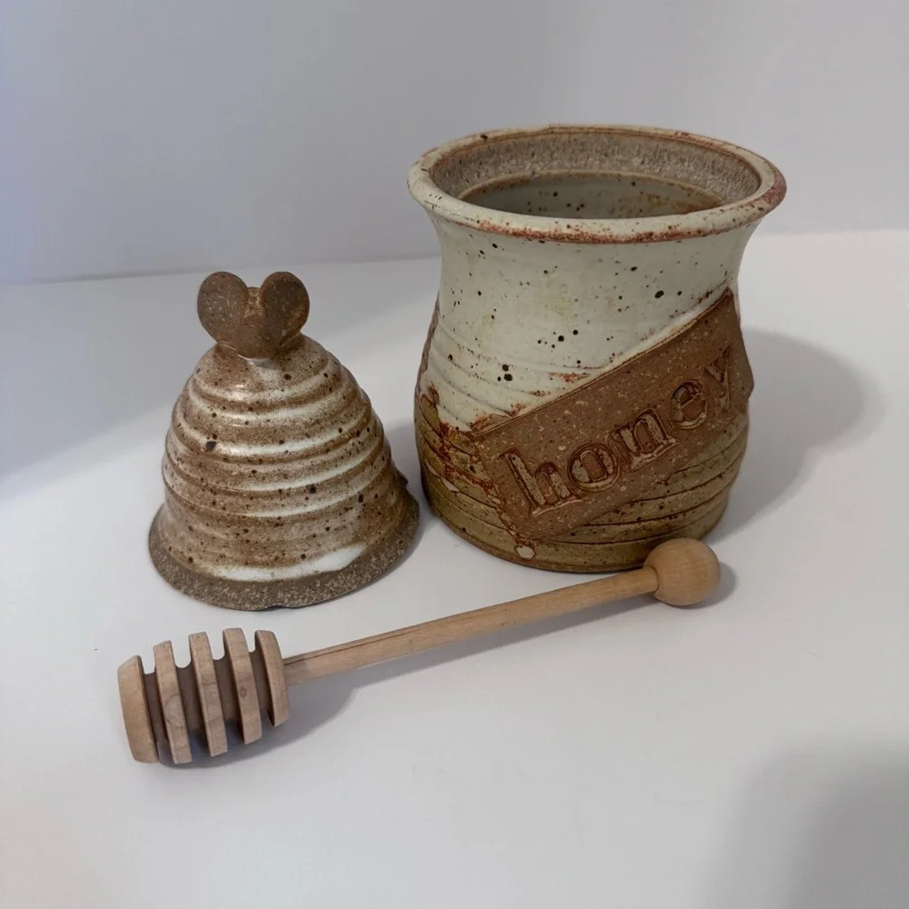 Wagner Village Pottery charming vintage