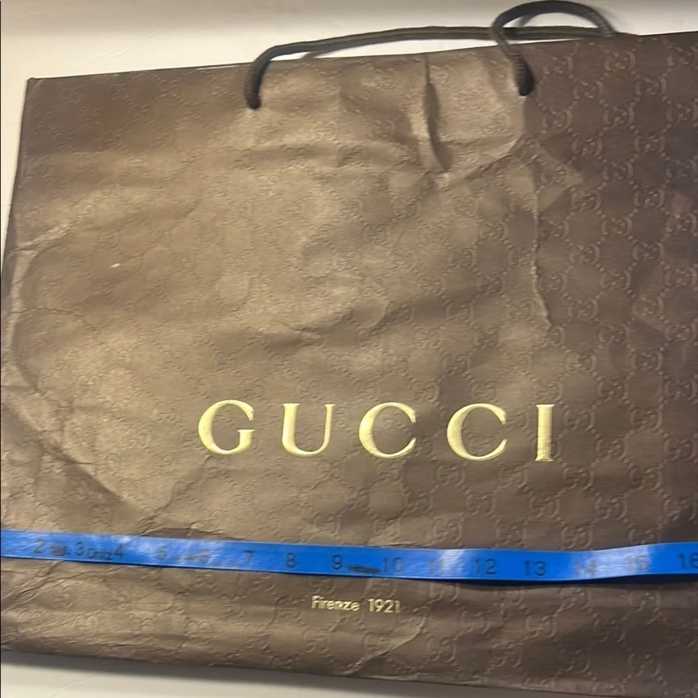 Gucci elegant shopping