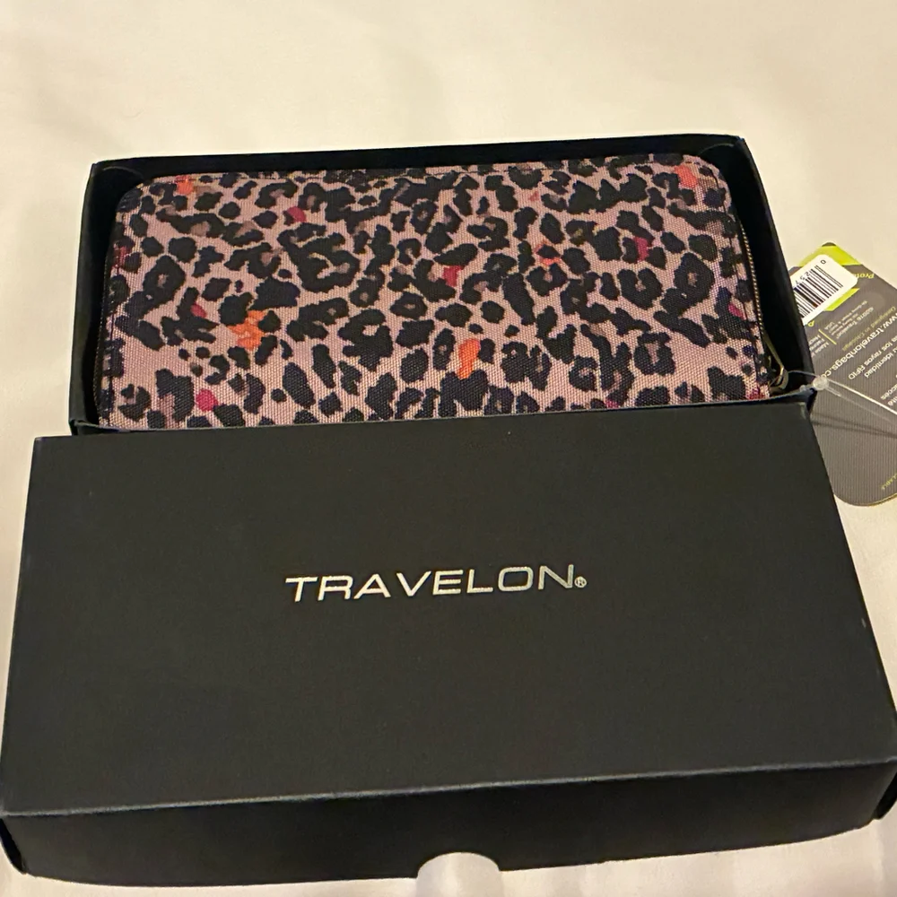 NIB Travelon RFID Blocking Zip-Around‎ Wallet - Leopard Print