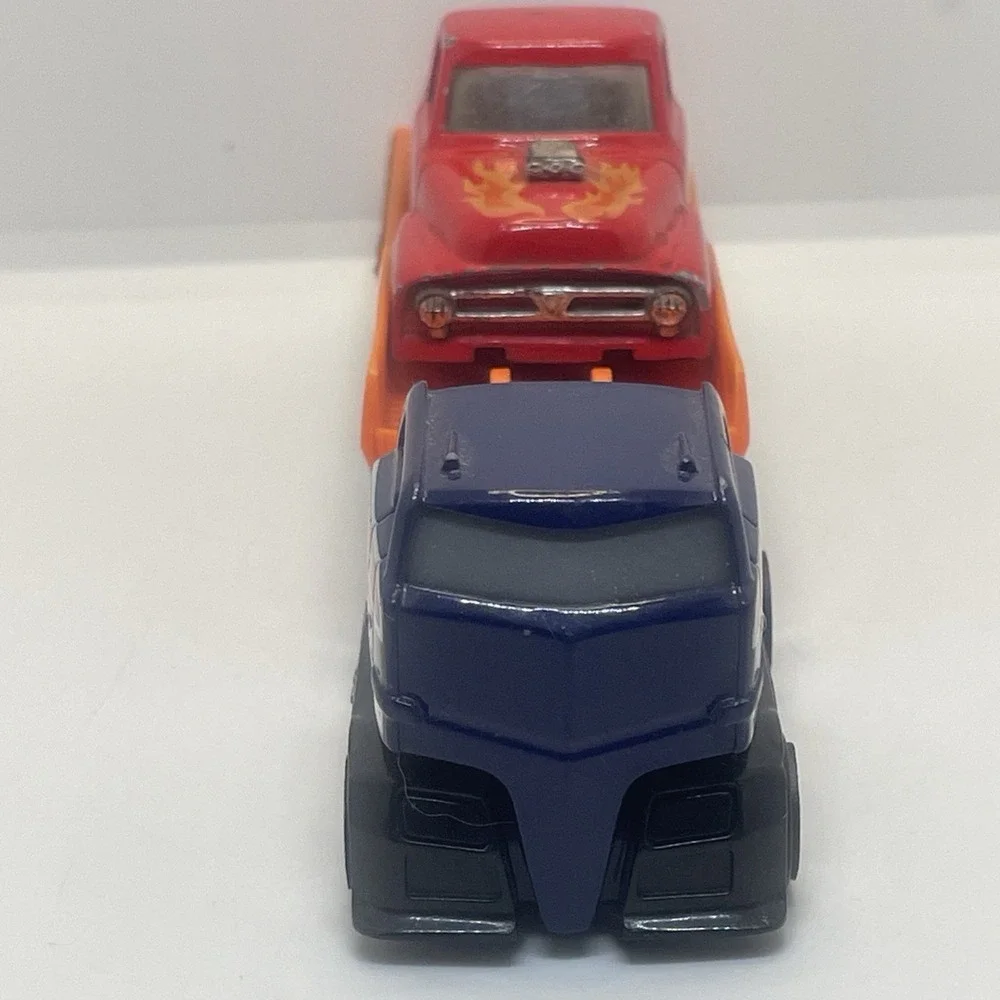 HOT‎ WHEELS Semi Truck Flat Bed  MATTEL RETRO  2006 Vehicle Carrier Toy Cars