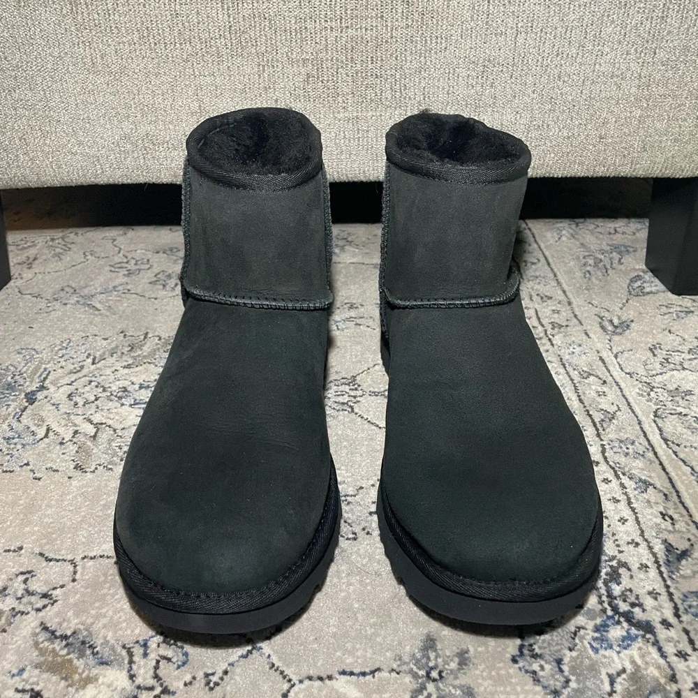 UGG excellent stitching