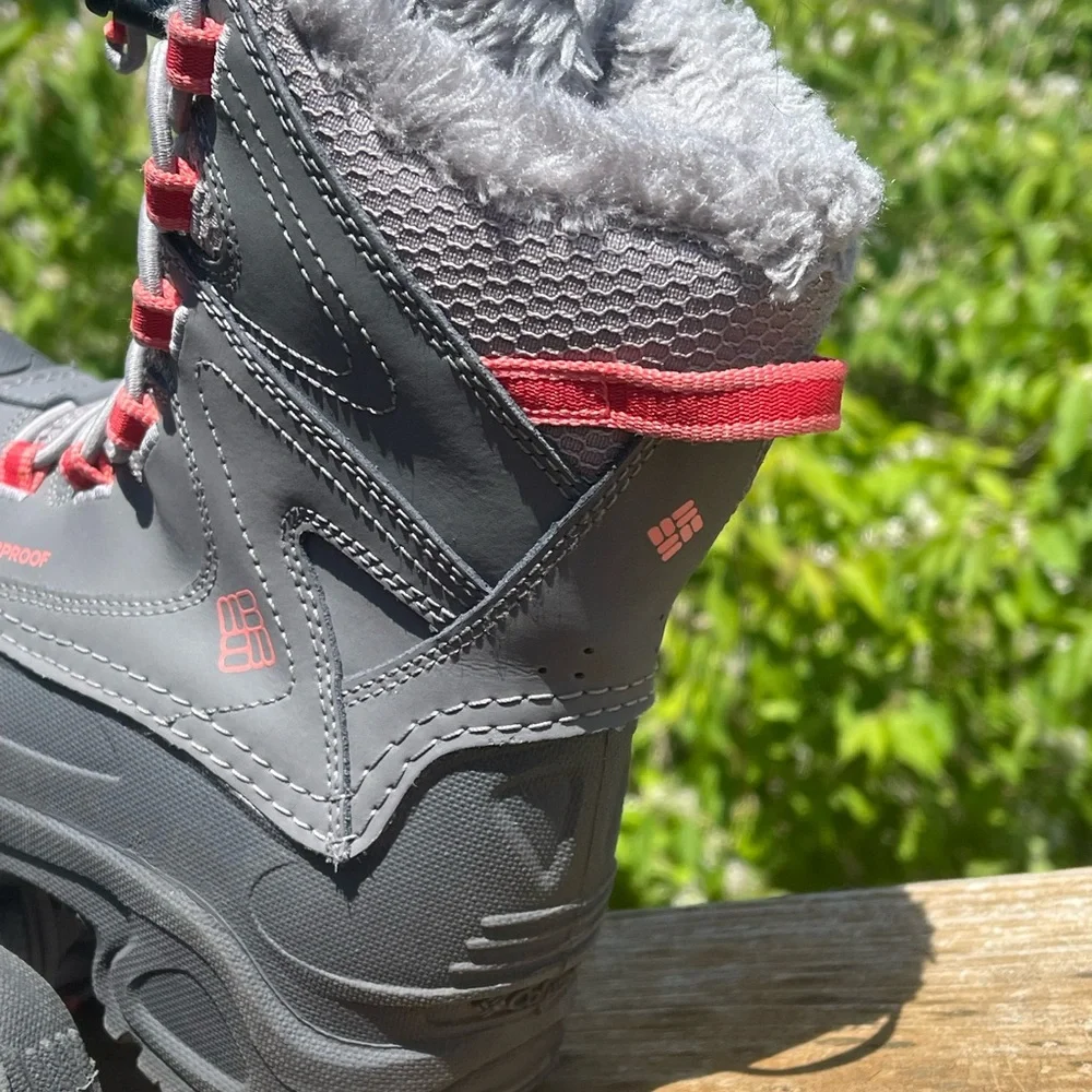 Columbia sturdy boots