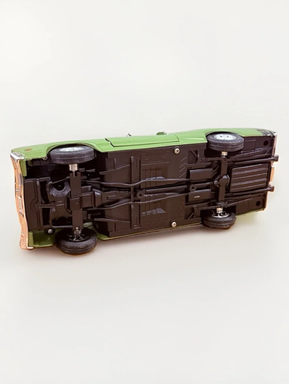 Diecast 1969 Dodge Coronet Super Bee Green Scale Model  1:24