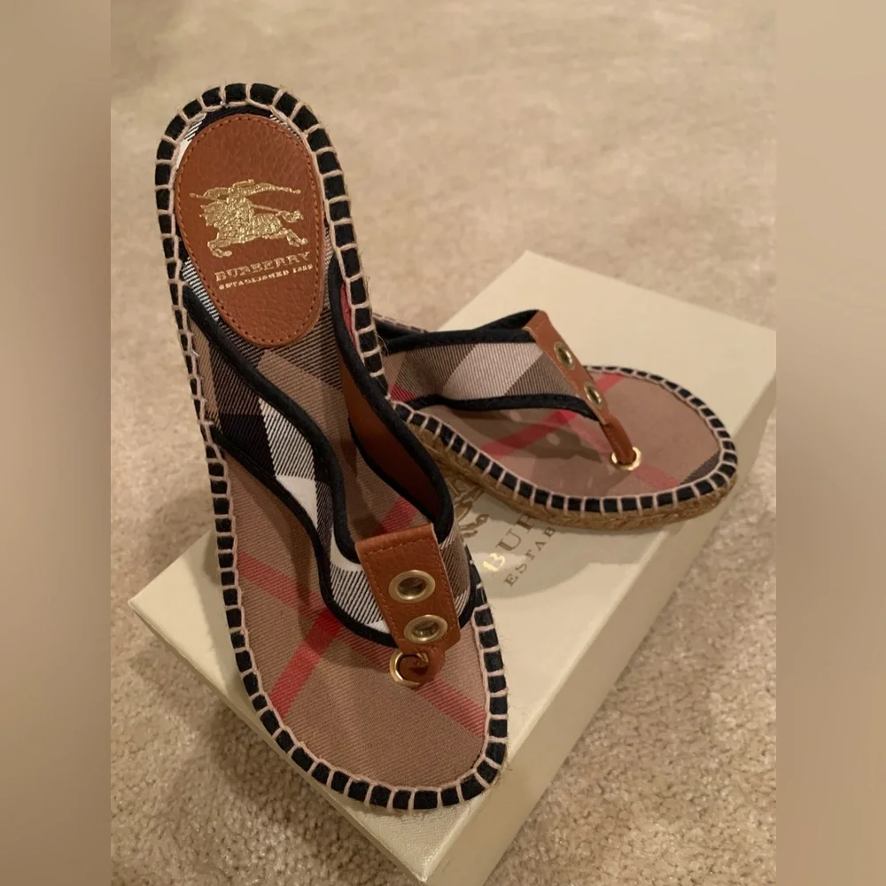 Burberry reposhing this