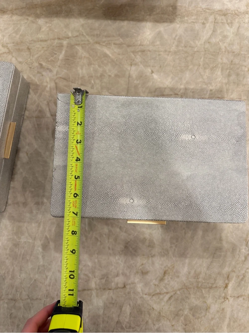 N/A elegant gray