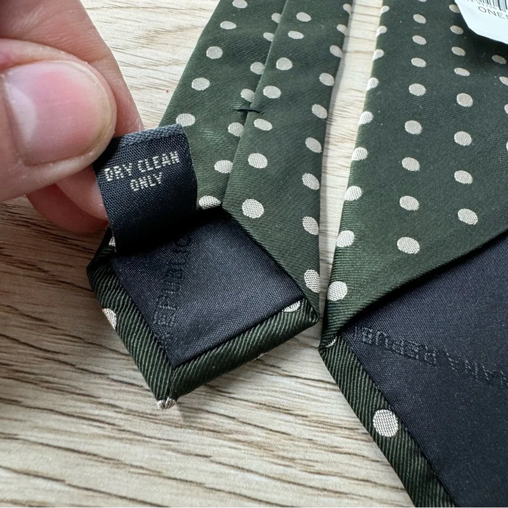 Banana Republic brand banana