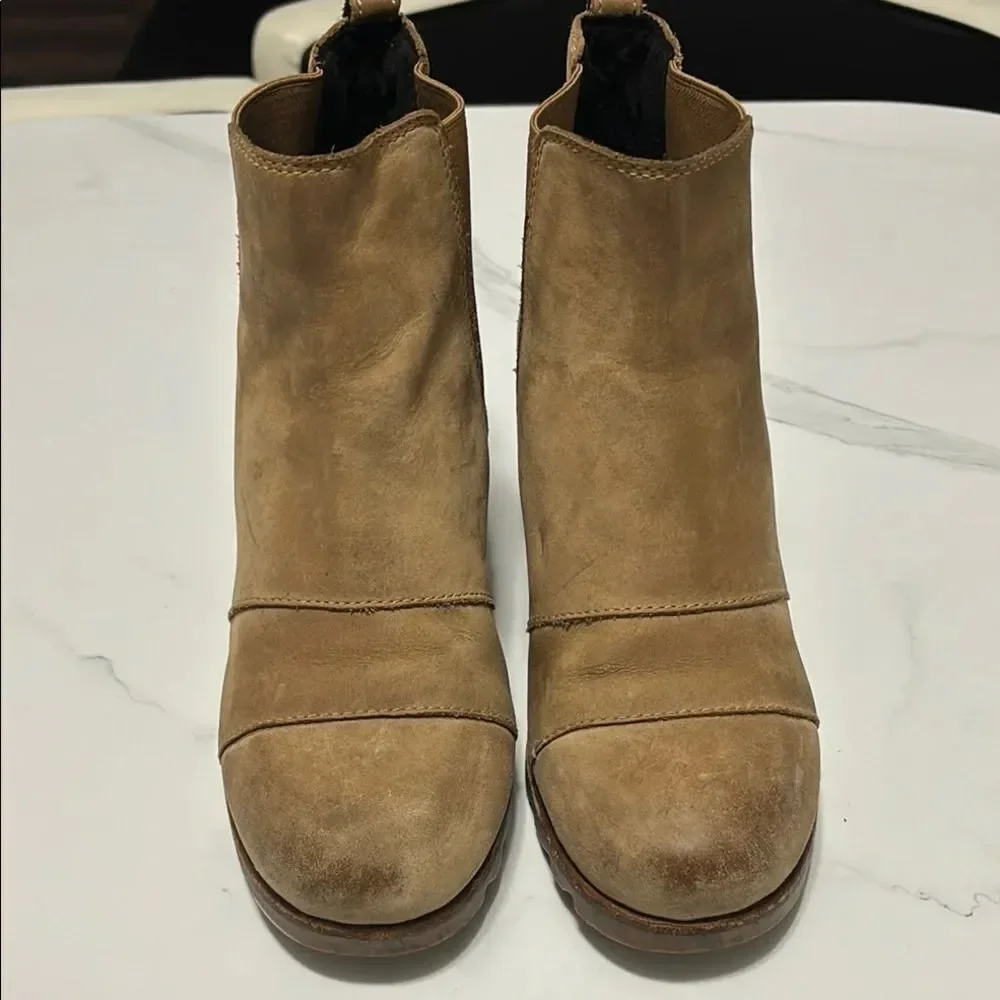 Sorel these tan