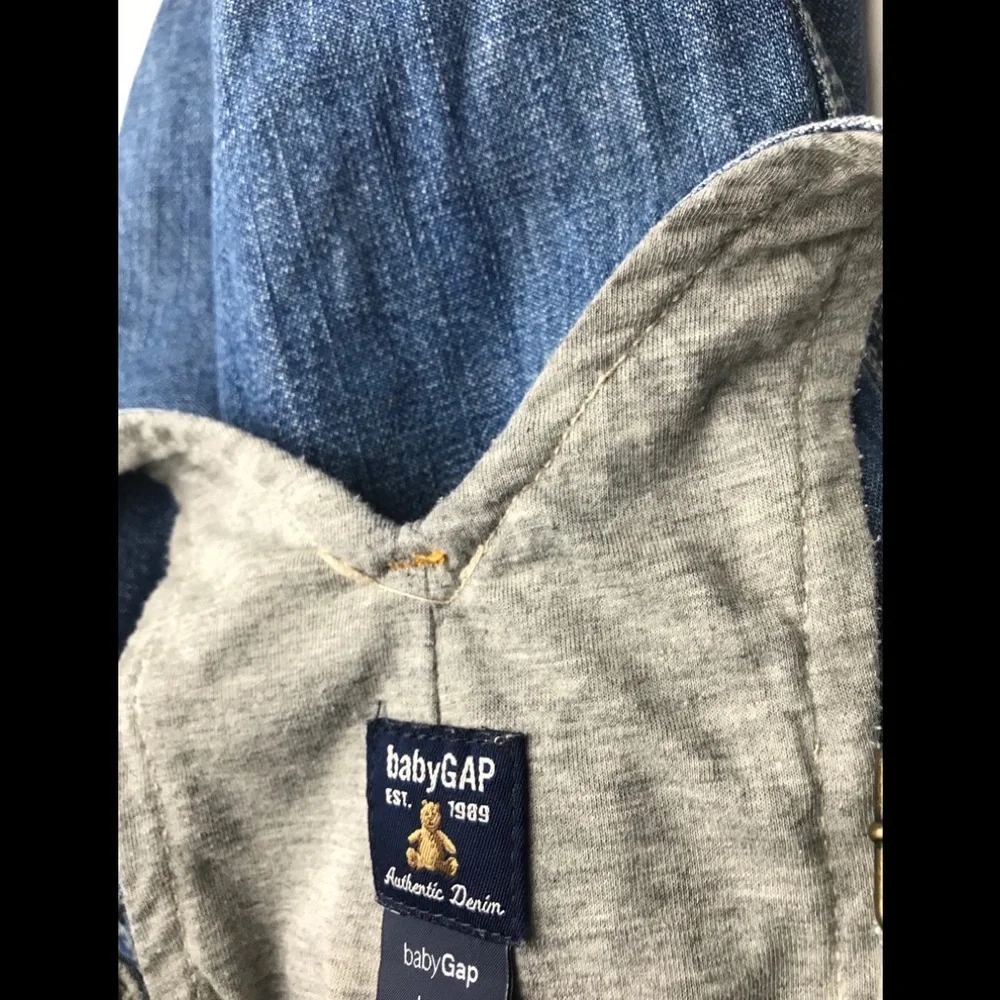 GAP baby lined