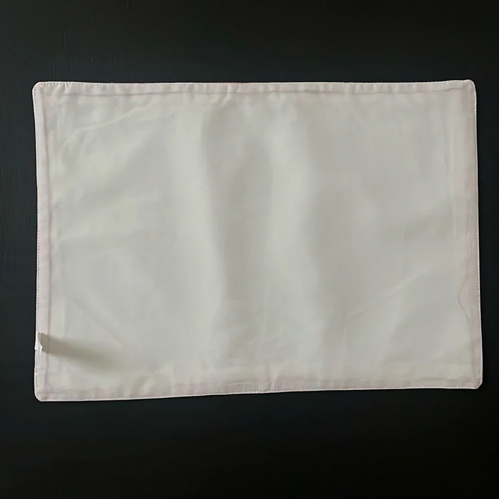 Unknbown set placemats