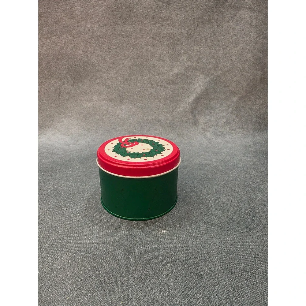 Lillian Vernon housed green coasters