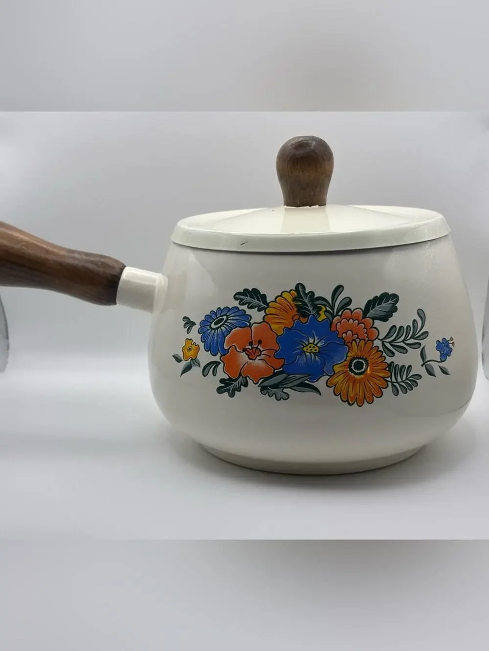 Vintage Kamenstein Floral Enamel Cast Iron Fondue Pot with Wood Handle