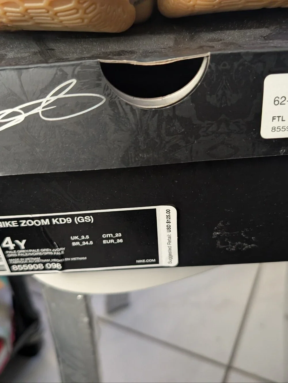 Nike boys zoom