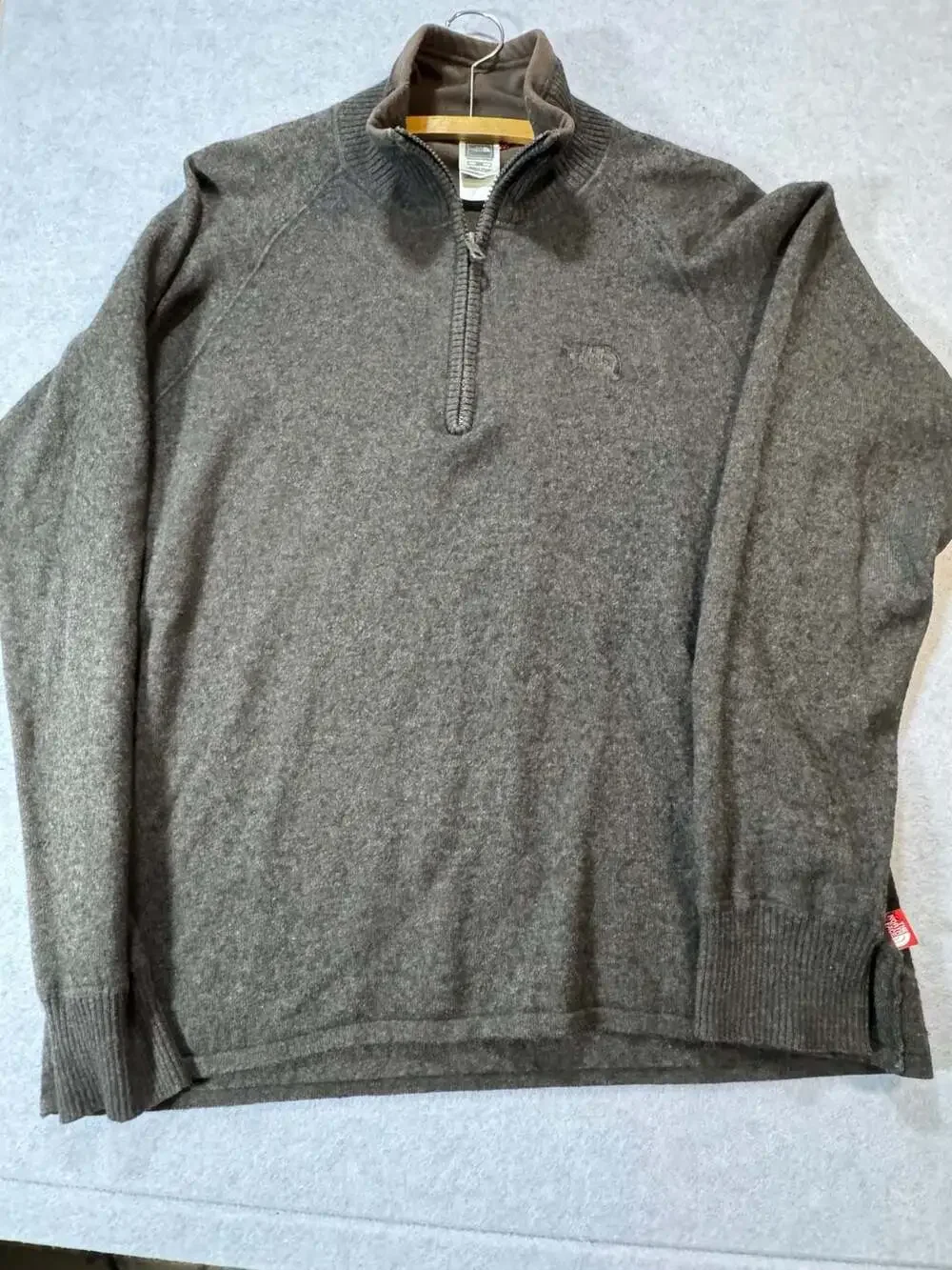 The North Face Men's Half-Zip sweater brown