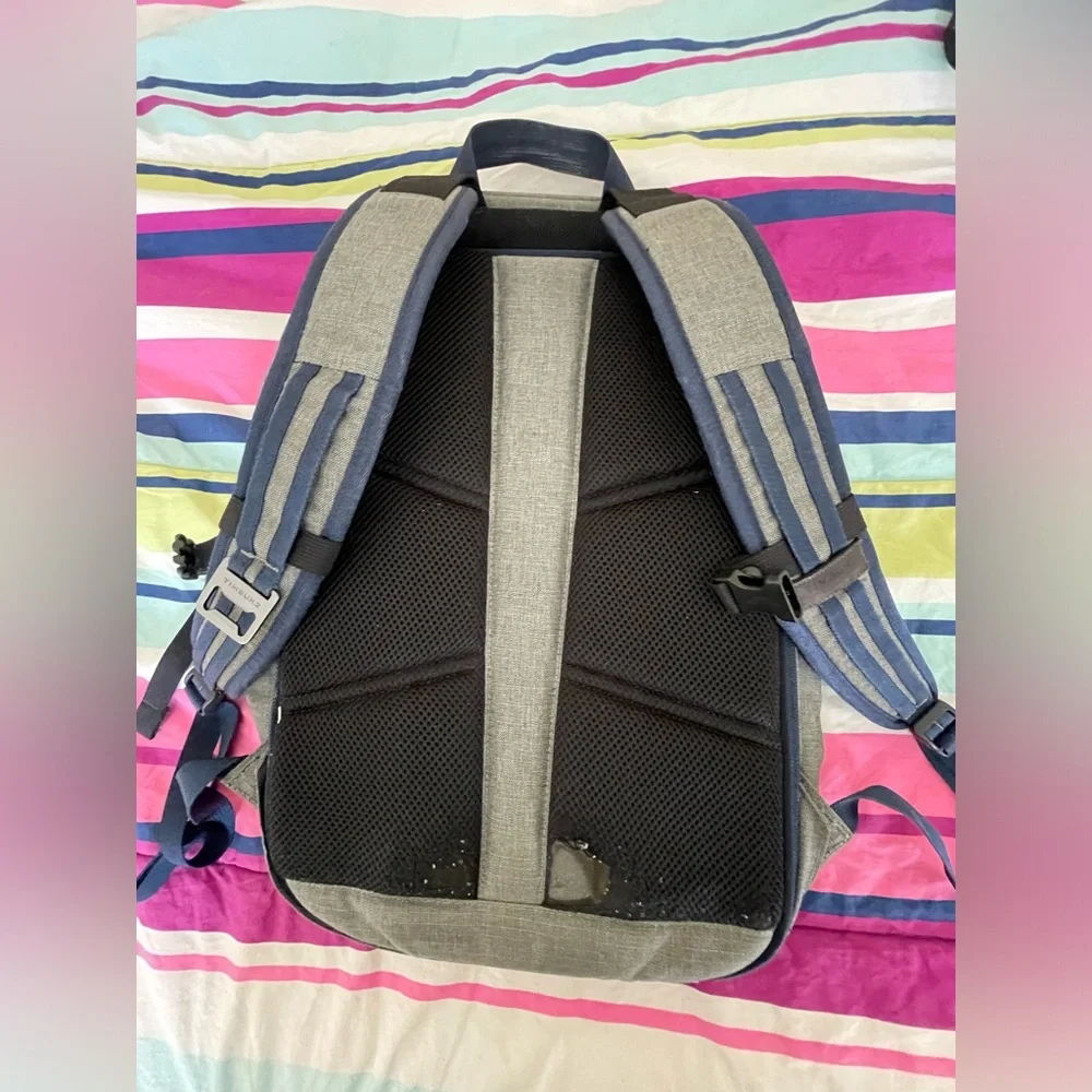 Timbuk2 durable city