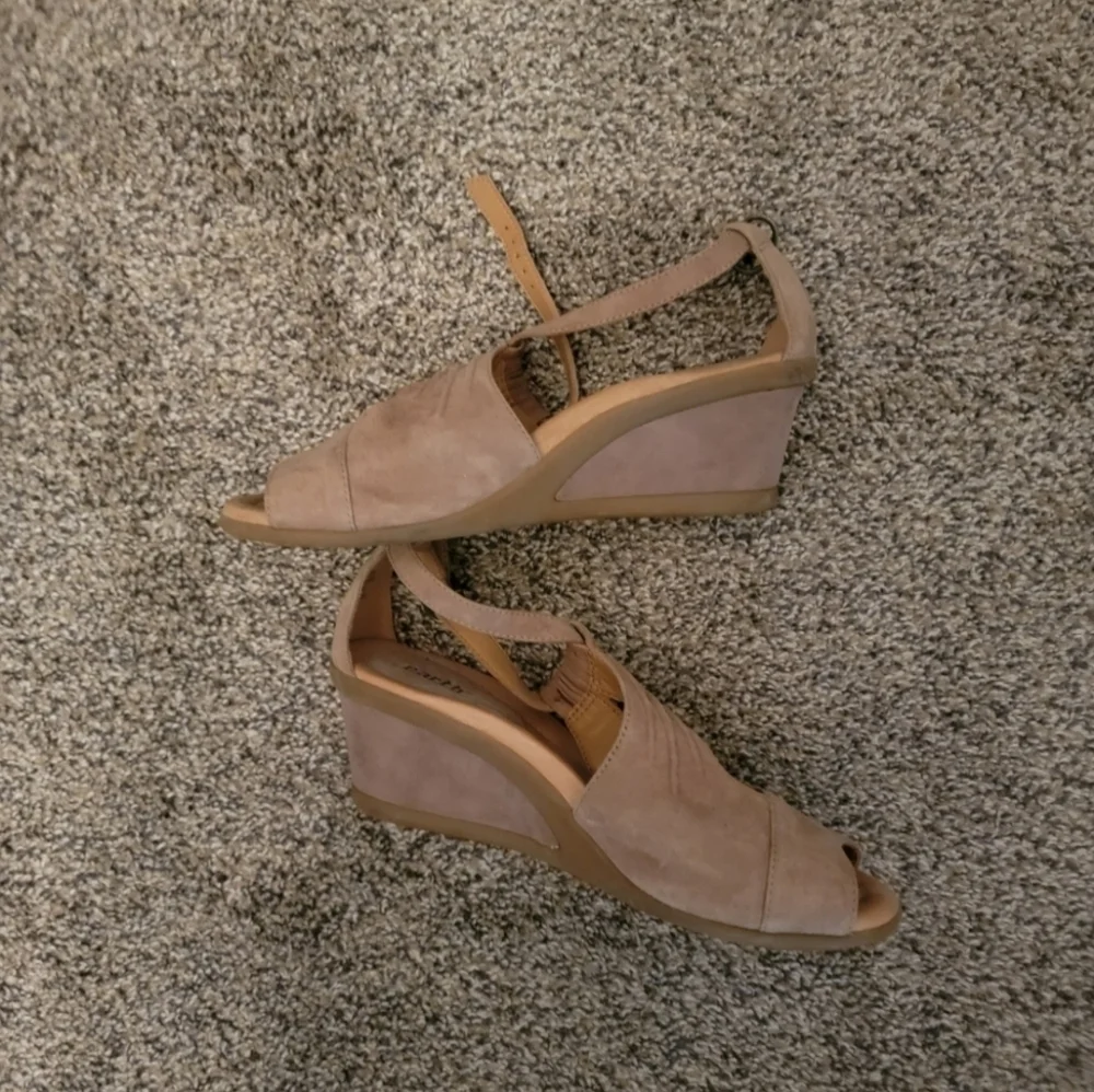 Earth wedges suede womens