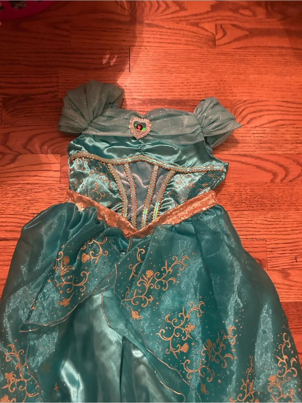 Disney girl’s turquoise