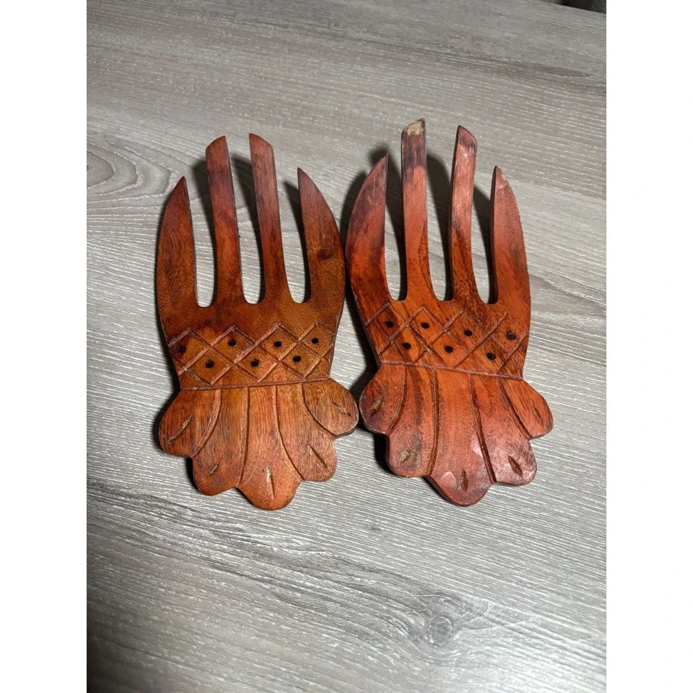 The Unbranded Brand handcrafted wooden