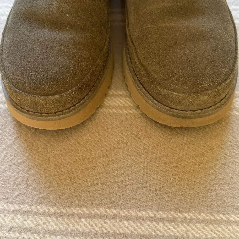 UGG classic zip