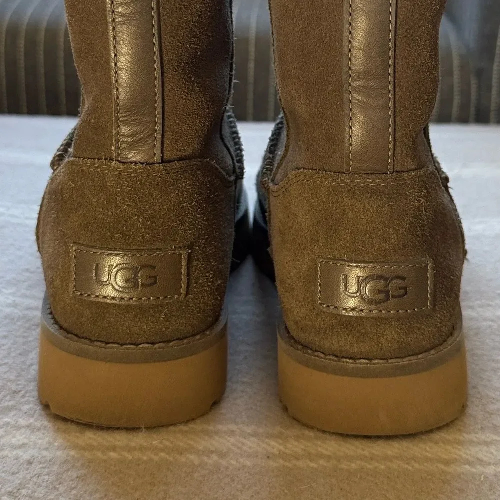 UGG classic zip