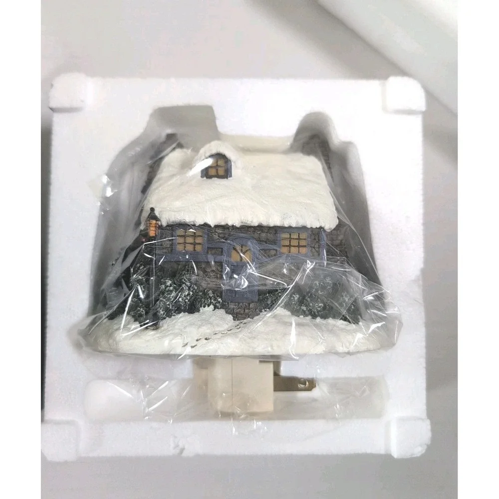 Thomas Kinkade Snowy‎ Cottage STONEHEARTH HUTCH Sculpted Night Light - New