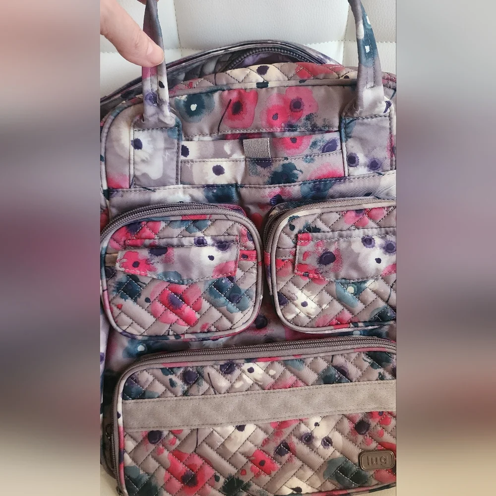 lug stylish functional