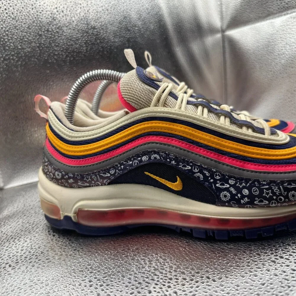 Nike product pair