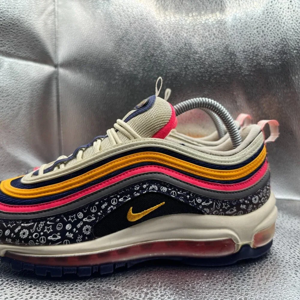 Nike product pair