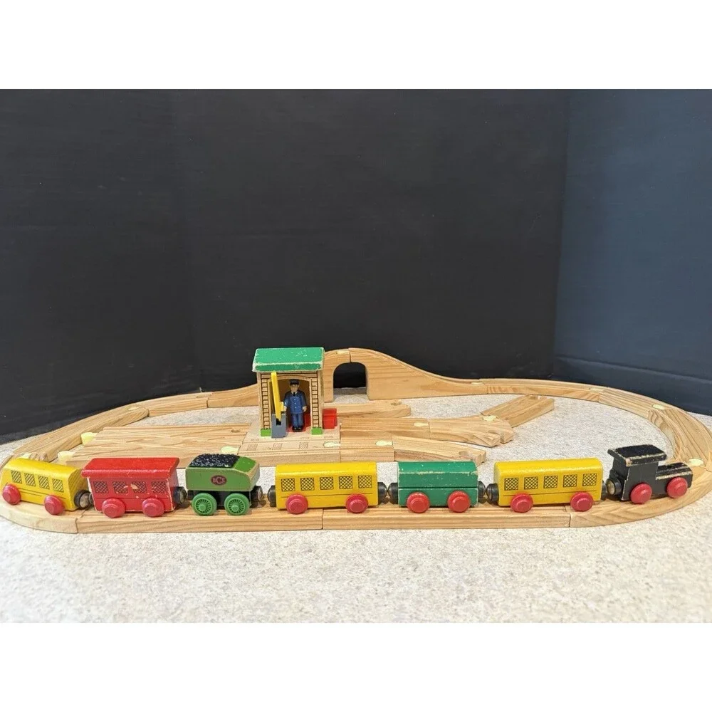 Huge Thomas Wooden Railway Lot 30+ Trains Track Bridges Station Tunnel Gullane T