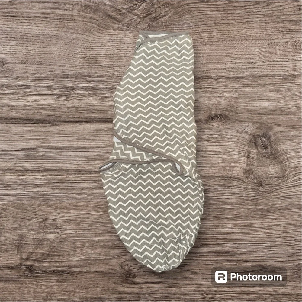 Bublo Baby Swaddle Blanket‎ - Size L (14-18 lbs) - Gray Chevron Pattern