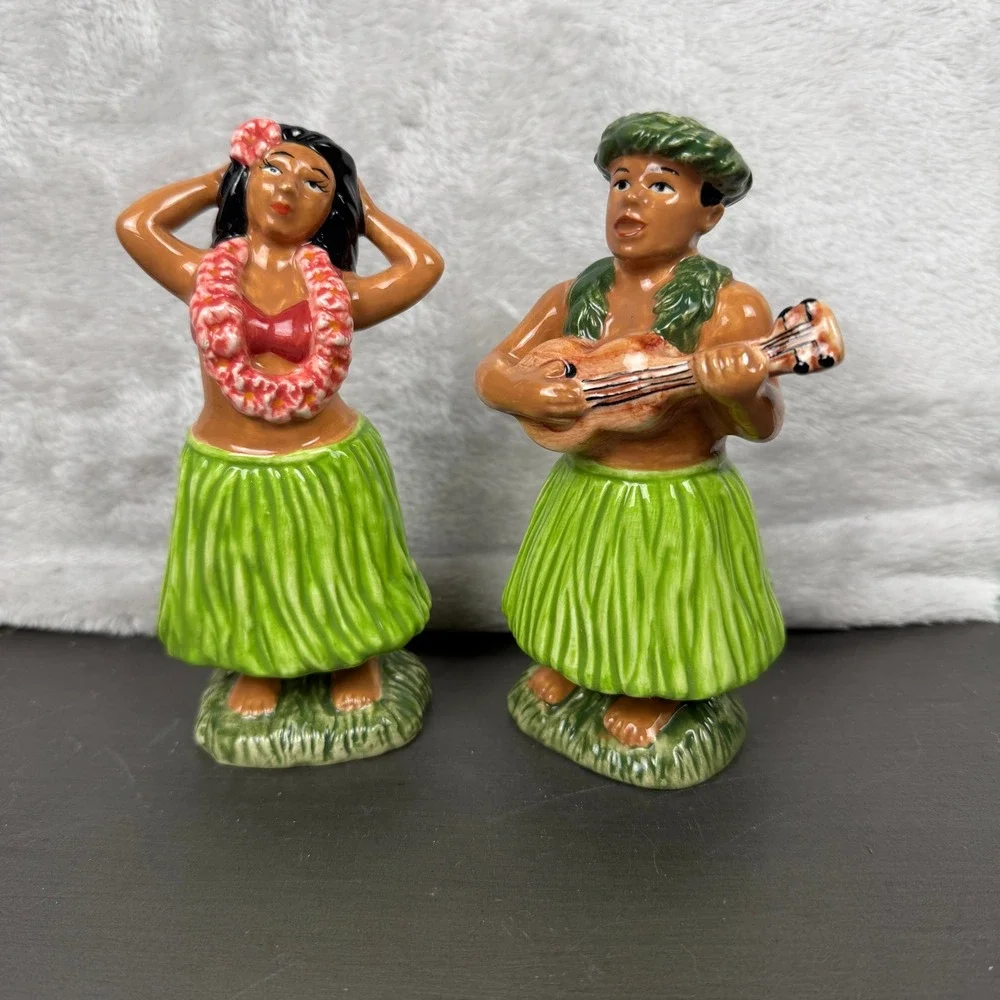 VINTAGE Hawaiian Hula Dancer Couple Salt Pepper Shakers Ceramic Tropical‎ Decor