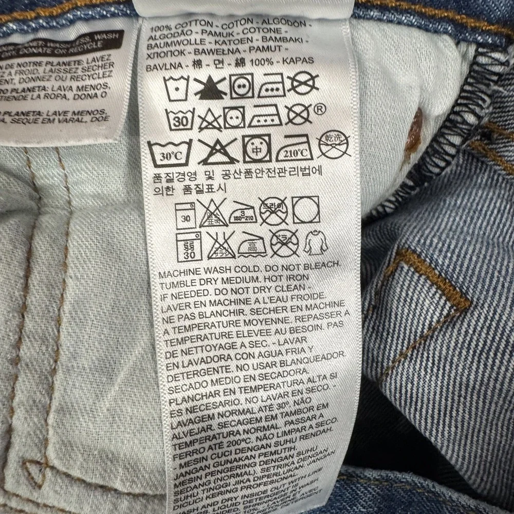 Levis tag says