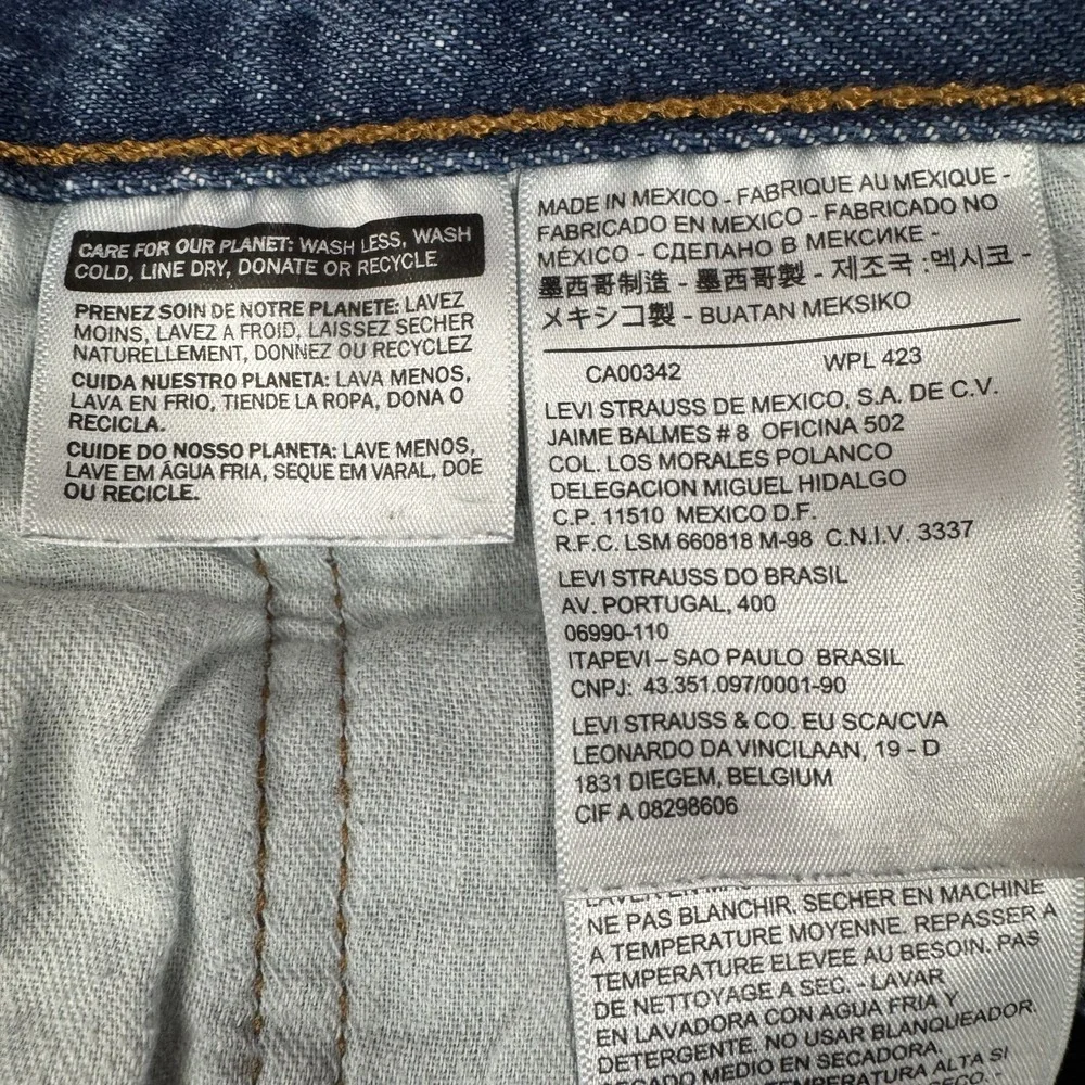 Levis tag says
