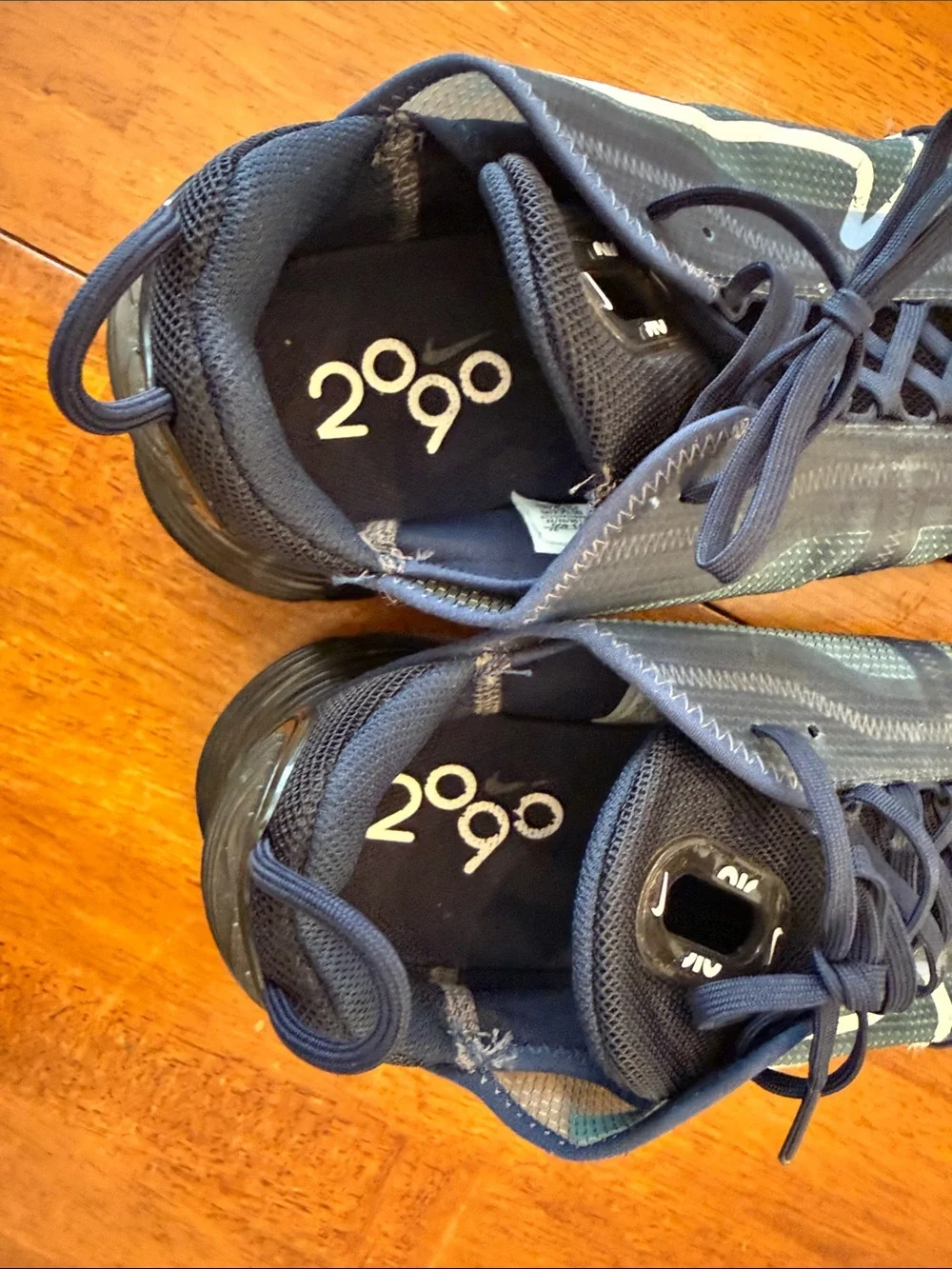 Nike lightweight sneakers