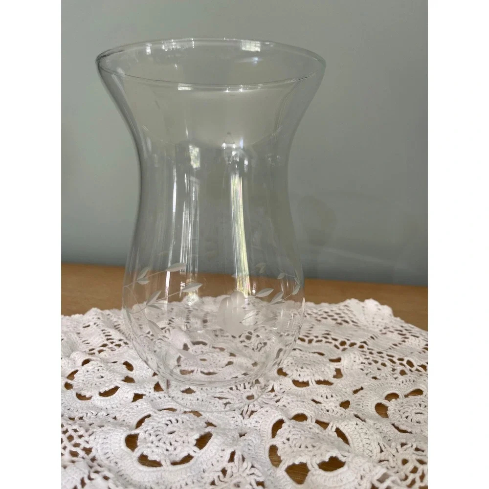 Vintage Princess House Etched Floral & leaf hurricane shade 1970s