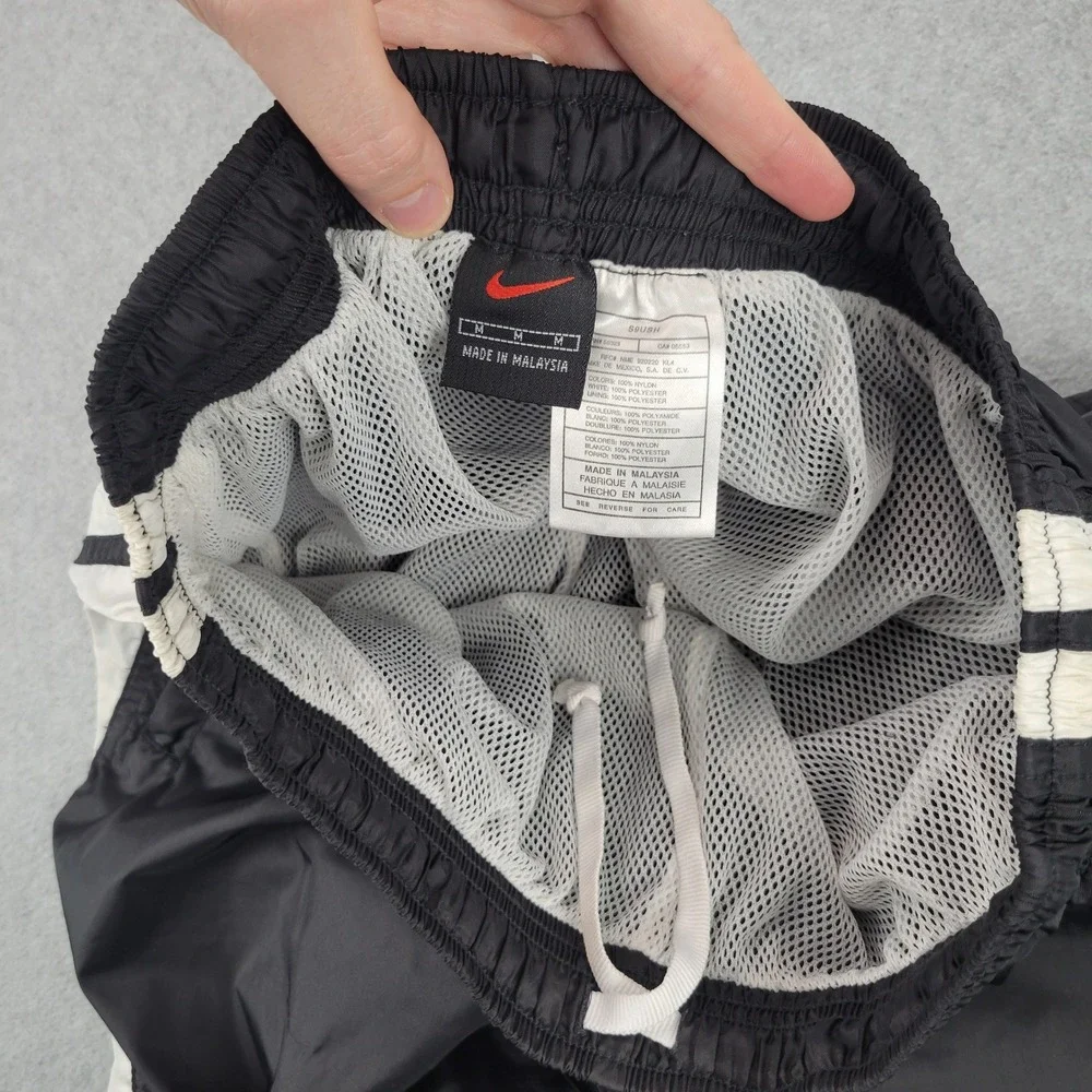 Nike light snag