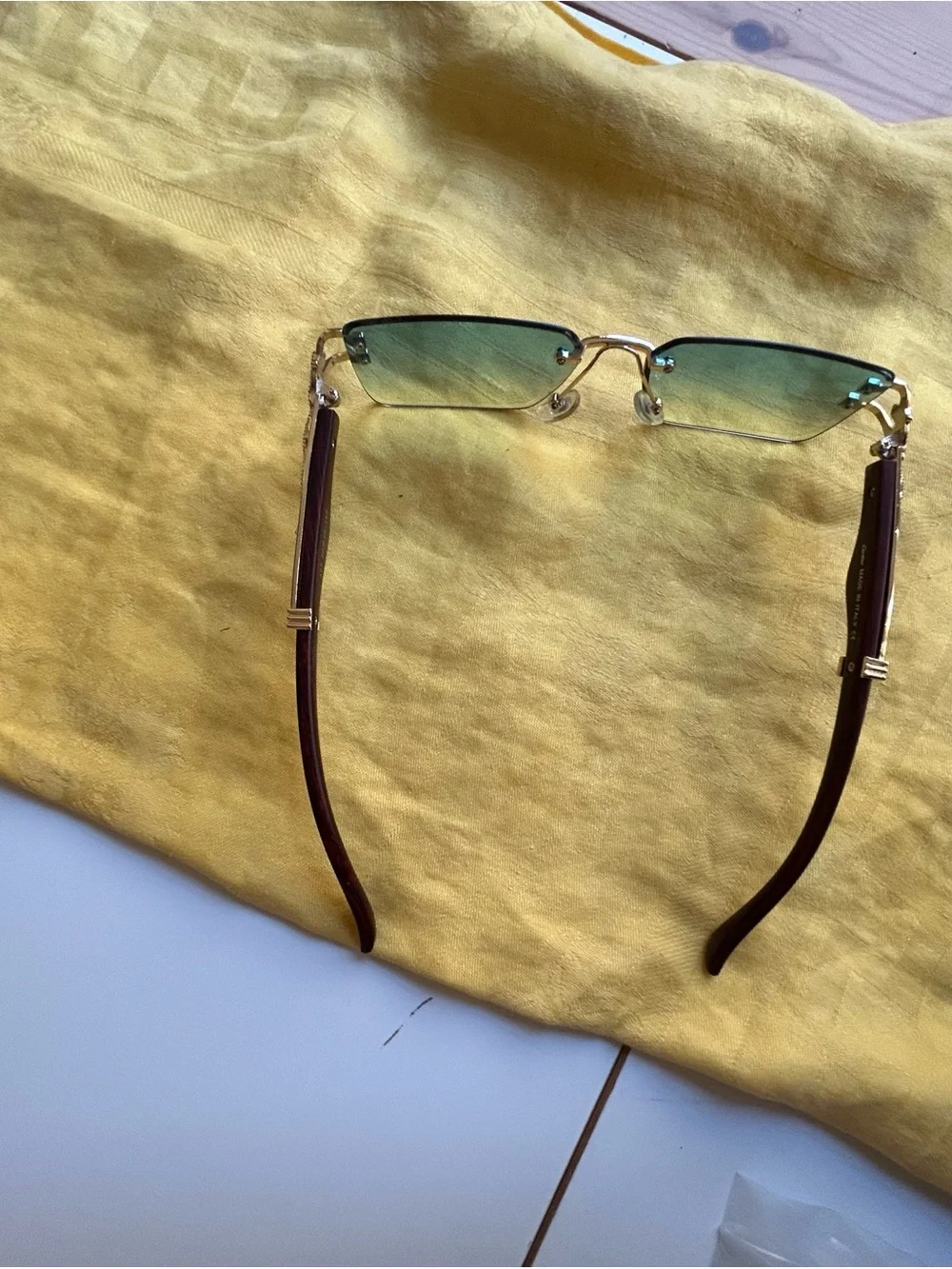 N/A stylish rimless
