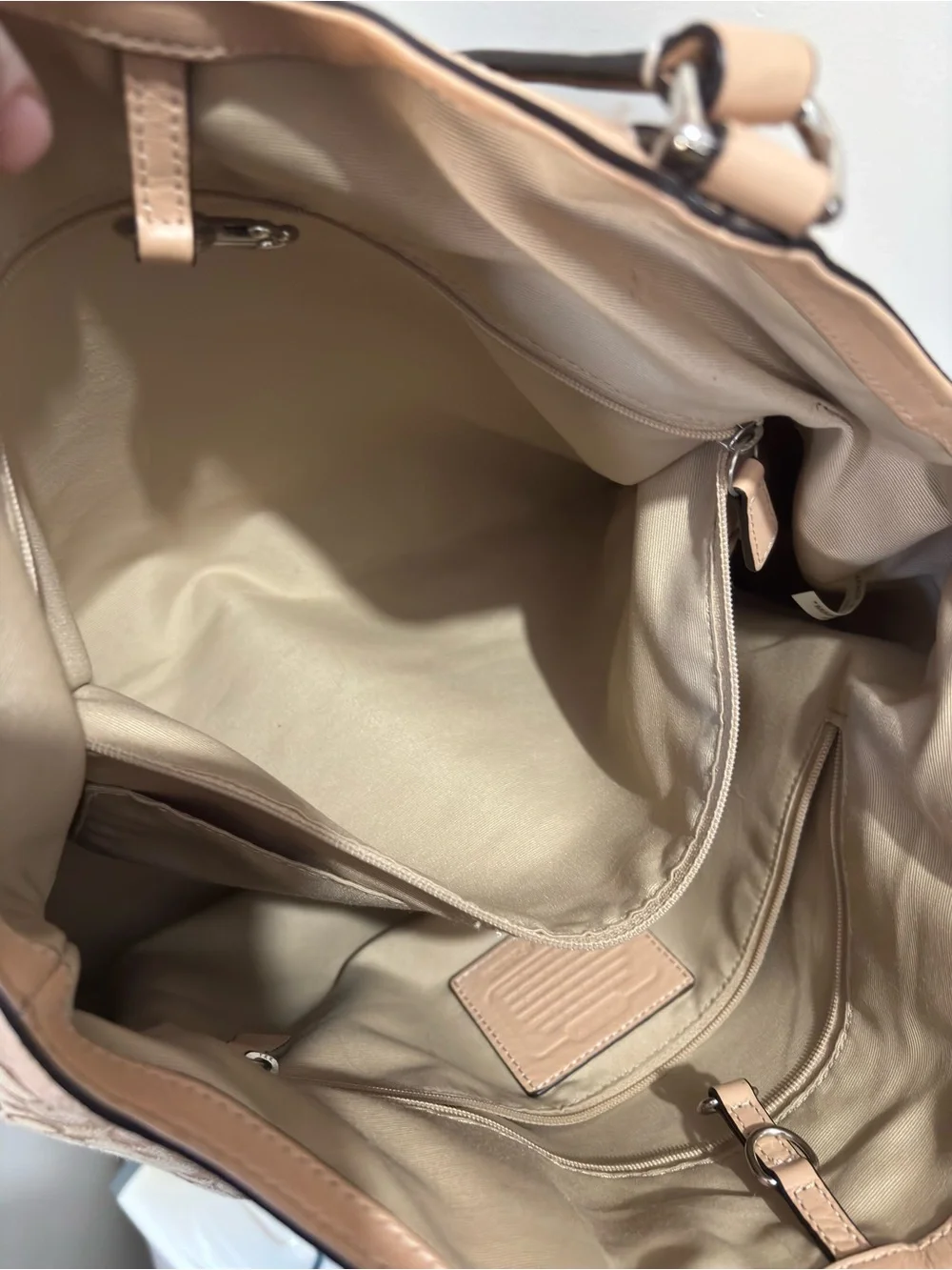 Coach tote signature