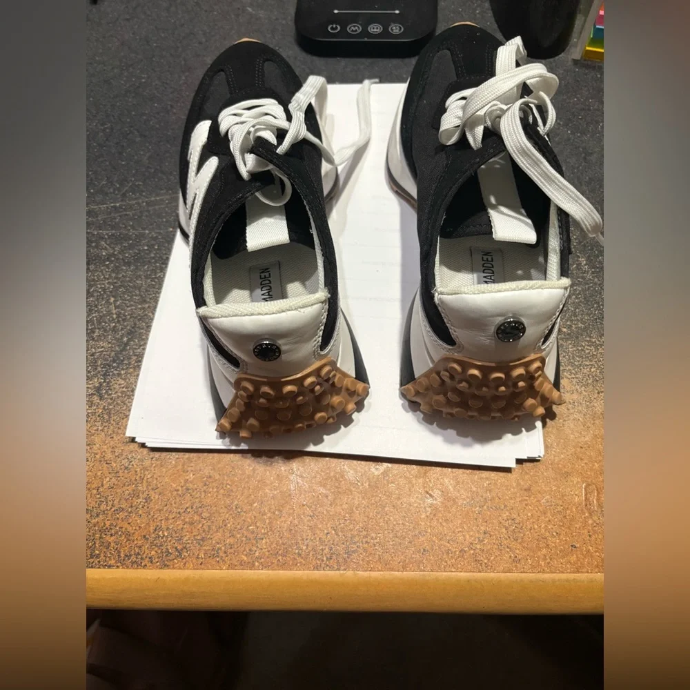 Steve Madden style sneaker contrasting