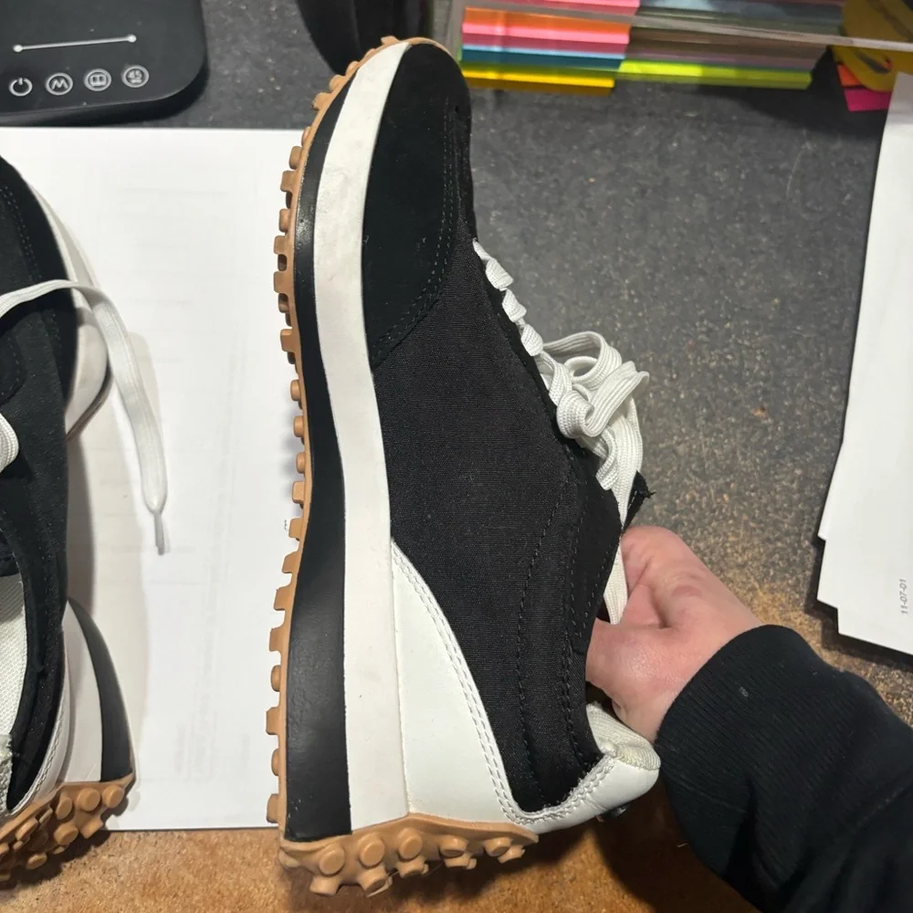 Steve Madden upper contrasting