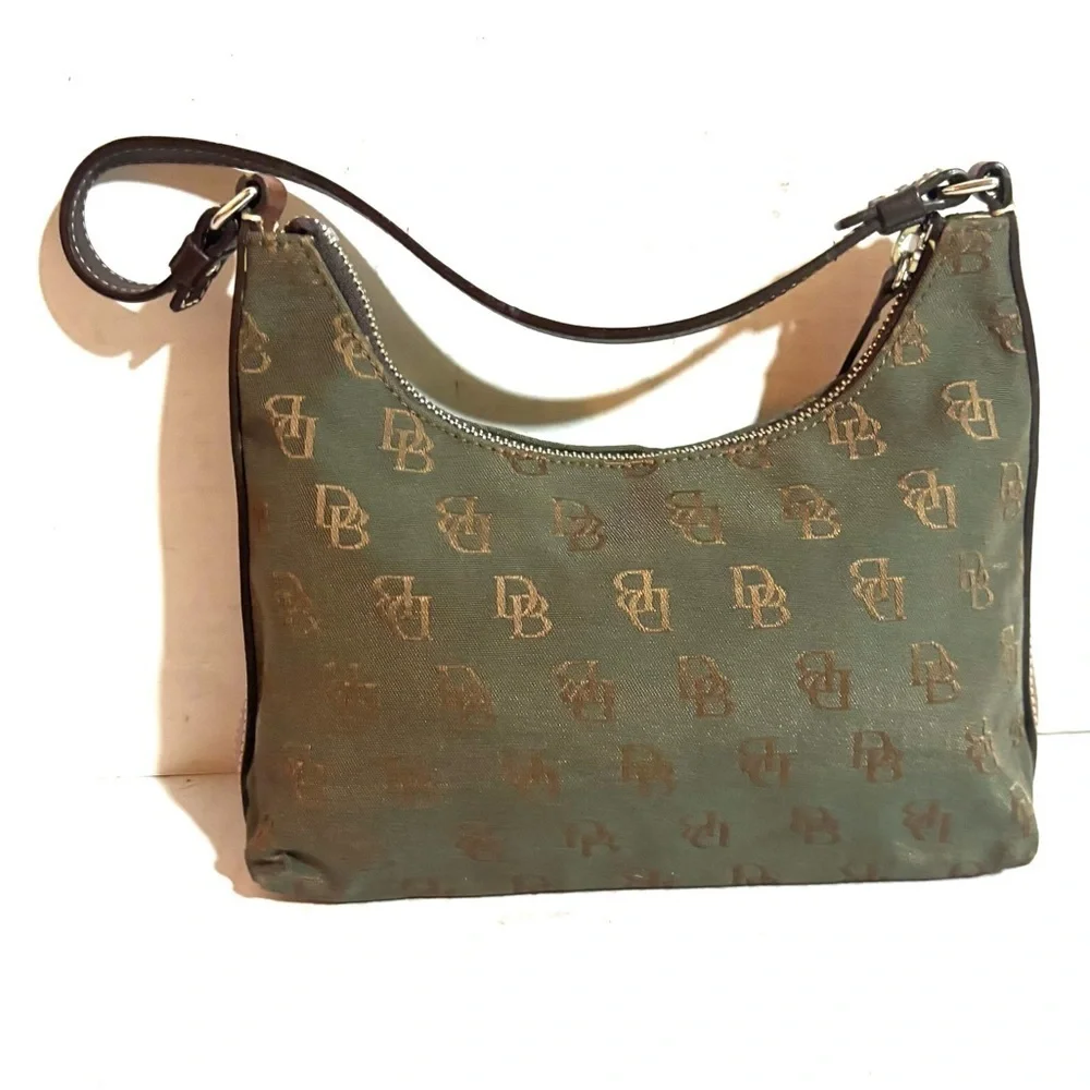 Dooney & Bourke stylish versatile