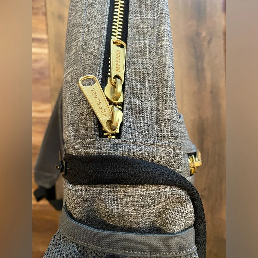 Herschel Supply Company stylish gray